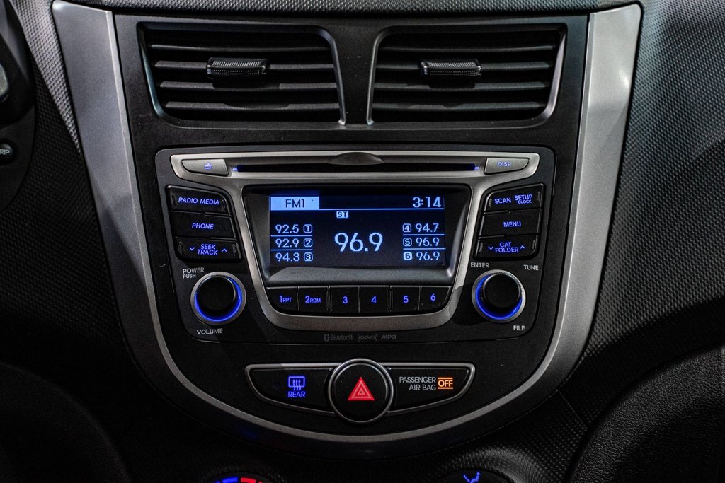 2016 Hyundai Accent GLS TOIT GRP ELECTRIQUE BLUETOOTH CRUISE CONTROL in Montréal, Quebec - 25 - w1024h768px