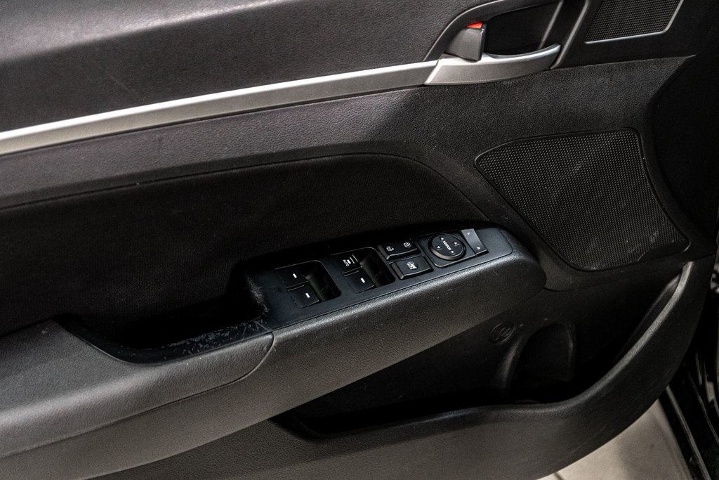 2019 Hyundai Elantra PREFERRED CAMERA SIEGES ET VOLANT CHAUFFANT in Montréal, Quebec - 11 - w1024h768px