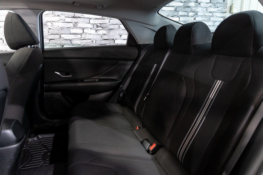 Hyundai Elantra PREFERRED TECH TOIT OUVRANT SIEGES CHAUFFANTS A/C 2021 à Montréal, Québec - 24 - w1024h768px