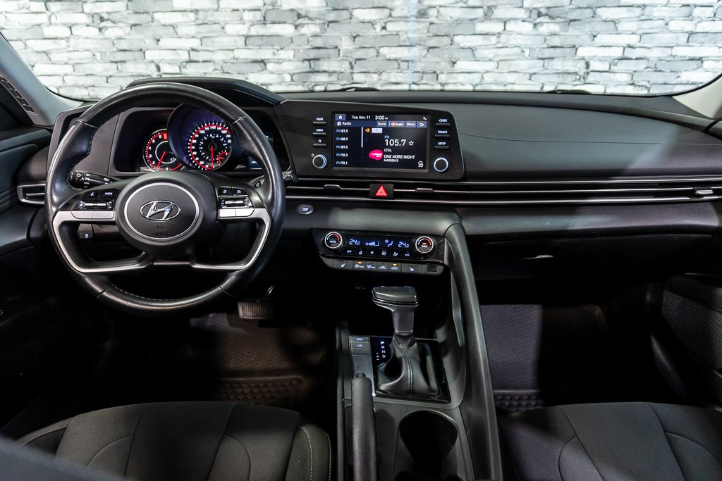 Hyundai Elantra PREFERRED TECH TOIT OUVRANT SIEGES CHAUFFANTS A/C 2021 à Montréal, Québec - 8 - w1024h768px