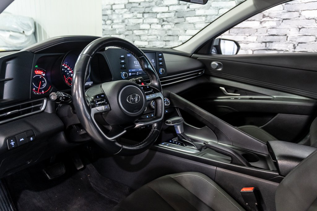 Hyundai Elantra PREFERRED CAMERA CARPLAY VOLANT CHAUFFANT MAGS 2021 à Montréal, Québec - 21 - w1024h768px