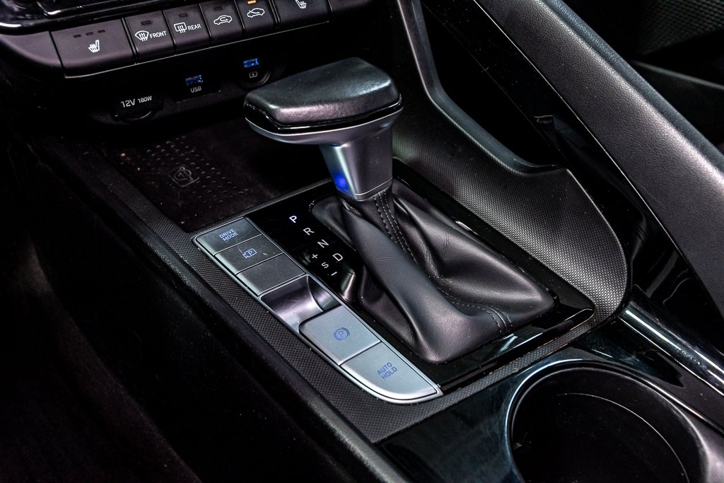 Hyundai Elantra ULTIMATE TOIT CUIR BLUELINK CARPLAY CAMERA NAVI 2021 à Montréal, Québec - 27 - w1024h768px