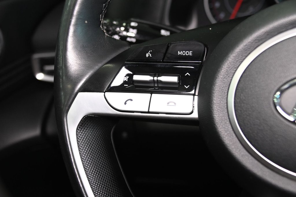 2022 Hyundai Elantra PREFERRED SUN &TECH TOIT CAMERA CARPLAY MAGS in Montréal, Quebec - 29 - w1024h768px