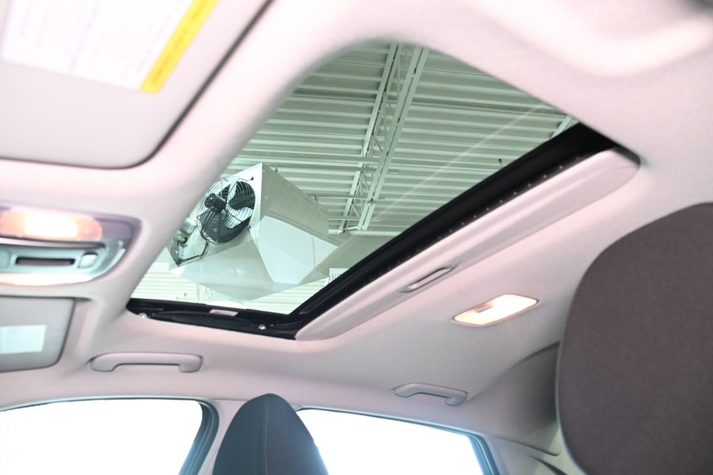 2022 Hyundai Elantra PREFERRED SUN &TECH TOIT CAMERA CARPLAY MAGS in Montréal, Quebec - 23 - w1024h768px