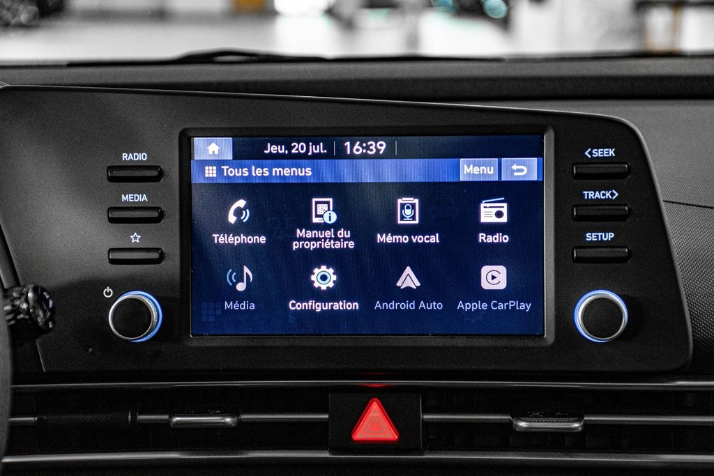 2022 Hyundai Elantra ESSENTIEL CAMERA CARPLAY SIEGES CHAUFFANT MAGS in Montréal, Quebec - 27 - w1024h768px