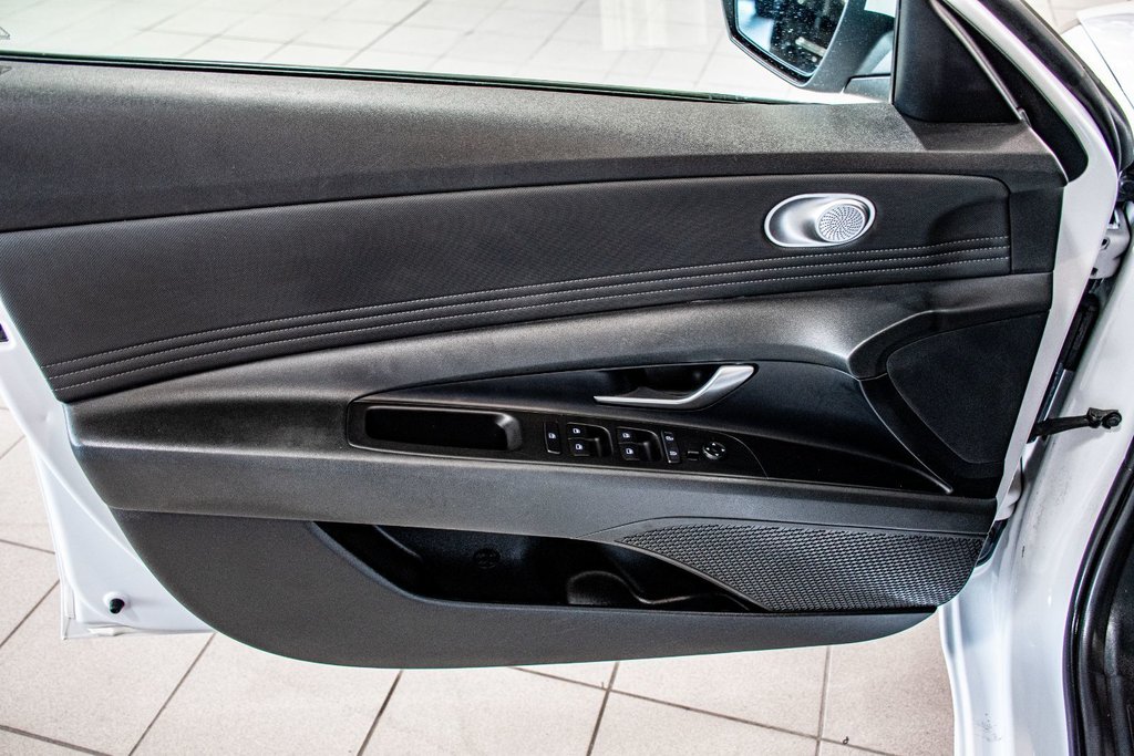 Hyundai Elantra PREFERRED CARPLAY VOLANT+SIEGES CHAUFFANTS KEYLESS 2022 à Montréal, Québec - 16 - w1024h768px