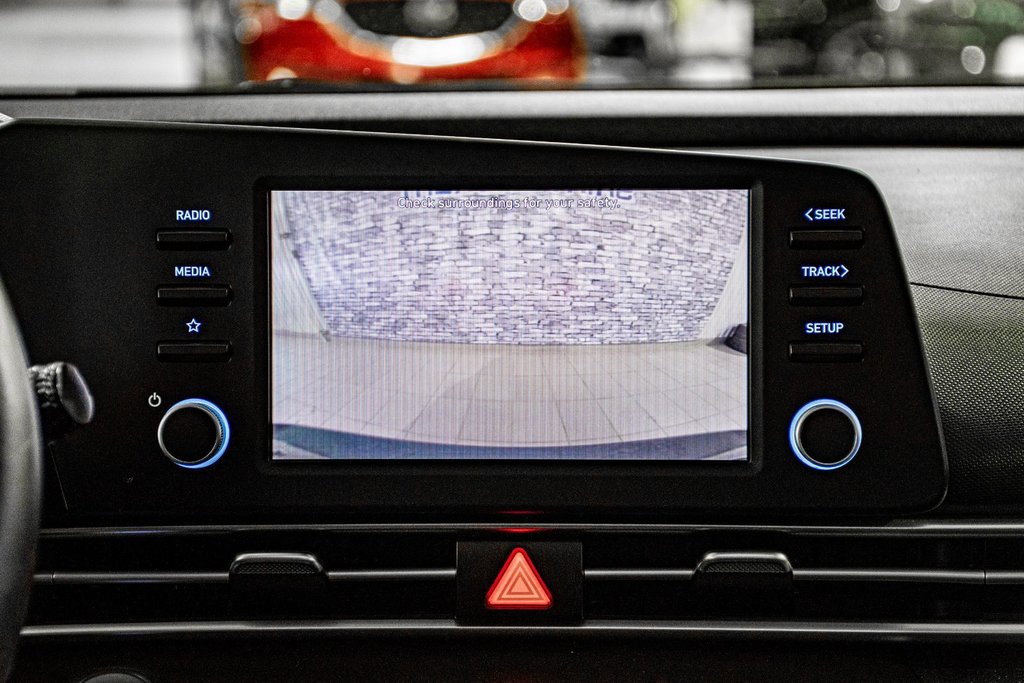 Hyundai Elantra PREFERRED TECH TOIT CAMERA CARPLAY BLUELINK 2022 à Montréal, Québec - 19 - w1024h768px