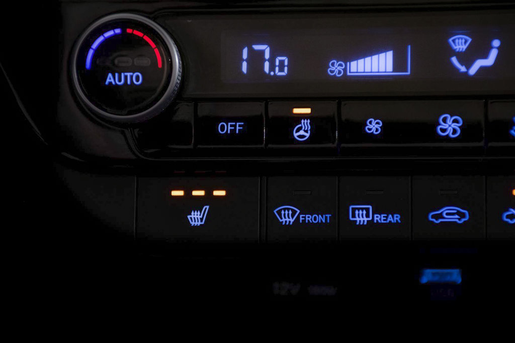 Hyundai Elantra PREFERRED TECH TOIT CAMERA CARPLAY BLUELINK 2022 à Montréal, Québec - 23 - w1024h768px