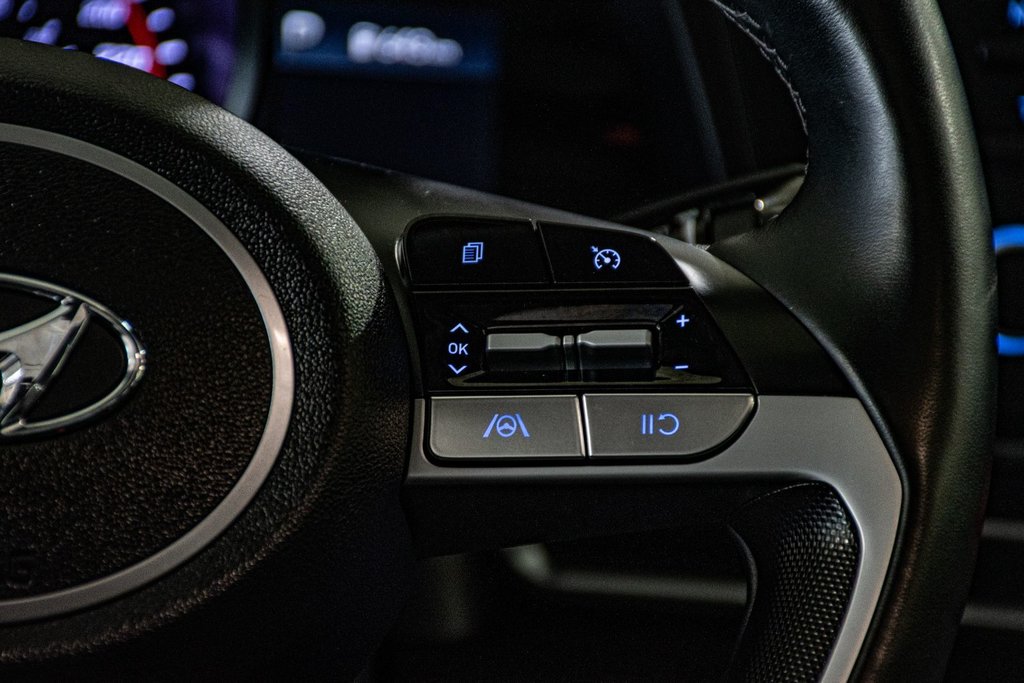 Hyundai Elantra PREFERRED TECH TOIT CAMERA CARPLAY BLUELINK 2022 à Montréal, Québec - 29 - w1024h768px
