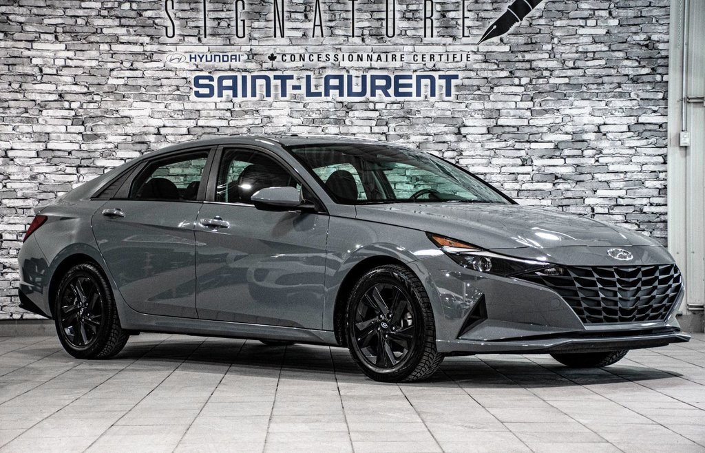 Hyundai Elantra PREFERRED TECH TOIT CAMERA CARPLAY BLUELINK 2022 à Montréal, Québec - 6 - w1024h768px