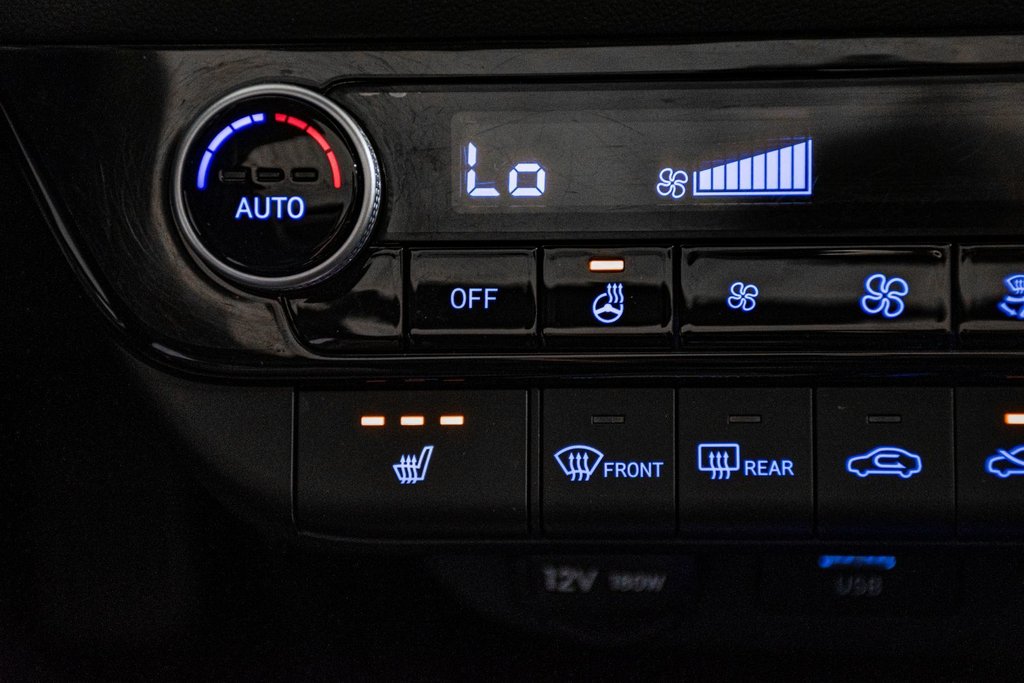 Hyundai Elantra LUXURY TOIT NAVIGATION BOSE CUIR CARPLAY MAG 17 2023 à Montréal, Québec - 30 - w1024h768px