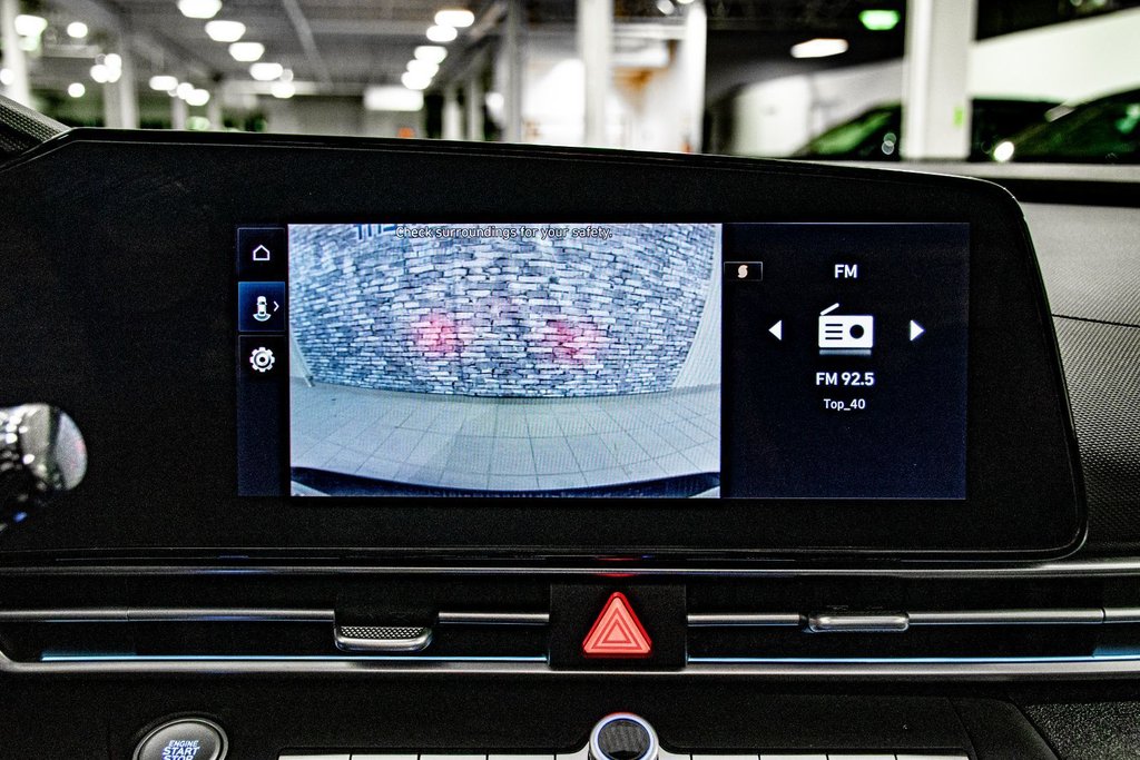 2023 Hyundai Elantra PREFERRED TECH TOIT OUVRANT VOLANT CHAUFFANTS CAM in Montréal, Quebec - 25 - w1024h768px