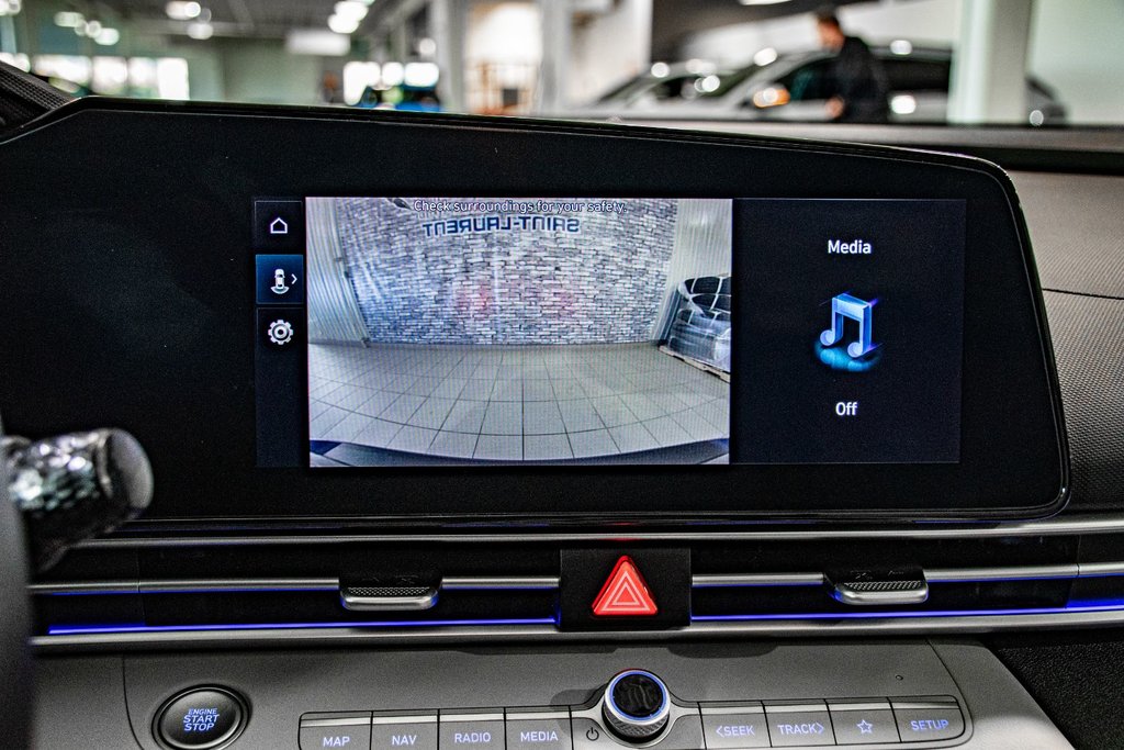 2023 Hyundai Elantra LUXURY TOIT NAVIGATION BOSE CUIR CARPLAY MAG 17 in Montréal, Quebec - 21 - w1024h768px
