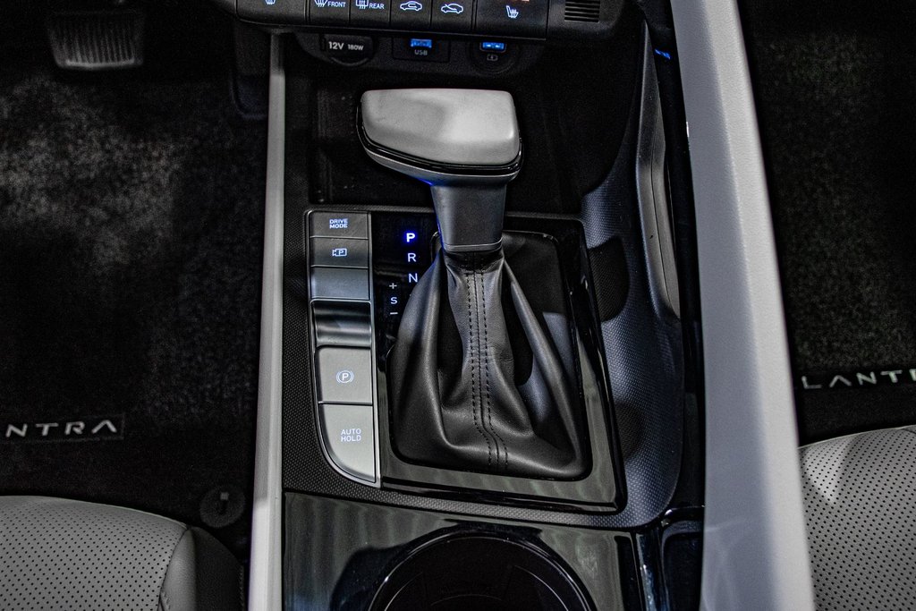 2023 Hyundai Elantra LUXURY TOIT NAVIGATION BOSE CUIR CARPLAY MAG 17 in Montréal, Quebec - 27 - w1024h768px