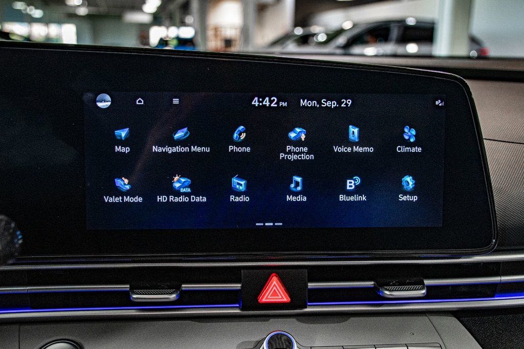 2023 Hyundai Elantra LUXURY TOIT NAVIGATION BOSE CUIR CARPLAY MAG 17 in Montréal, Quebec - 24 - w1024h768px
