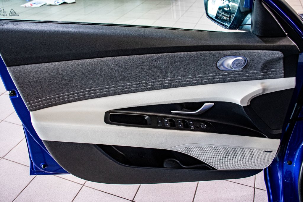 2023 Hyundai Elantra LUXURY TOIT NAVIGATION BOSE CUIR CARPLAY MAG 17 in Montréal, Quebec - 18 - w1024h768px