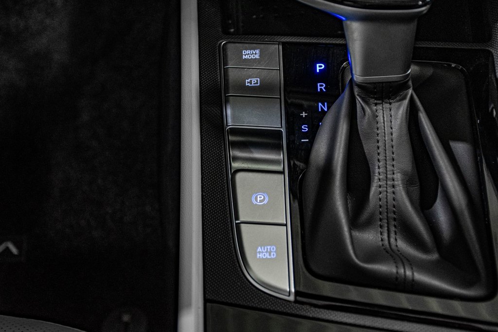 2023 Hyundai Elantra LUXURY TOIT NAVIGATION BOSE CUIR CARPLAY MAG 17 in Montréal, Quebec - 28 - w1024h768px