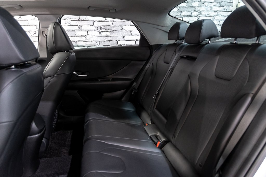 Hyundai Elantra LUXURY TOIT OUVRANT NAVIGATION SIEGES CHAUFFANTS 2023 à Montréal, Québec - 24 - w1024h768px