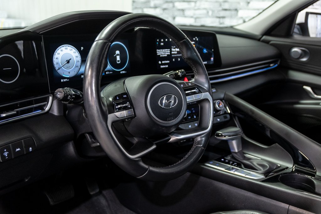 Hyundai Elantra LUXURY TOIT OUVRANT NAVIGATION SIEGES CHAUFFANTS 2023 à Montréal, Québec - 19 - w1024h768px