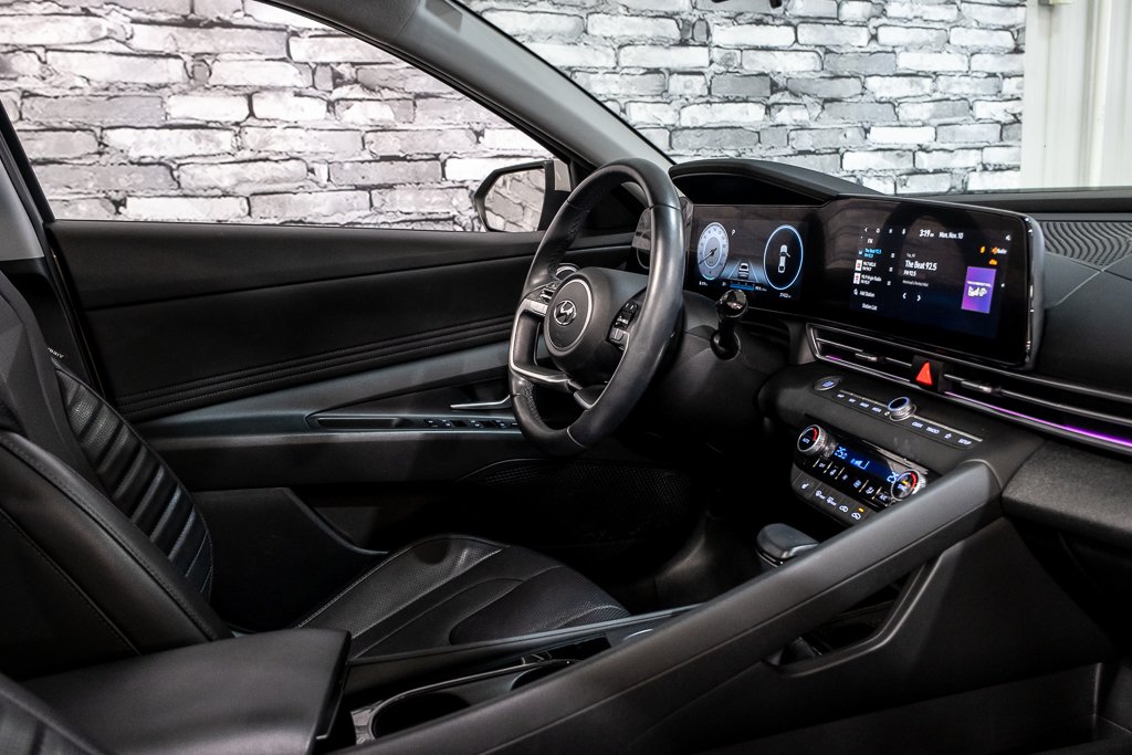 Hyundai Elantra LUXURY TOIT NAVIGATION BOSE CUIR CARPLAY MAG 17 2023 à Montréal, Québec - 21 - w1024h768px