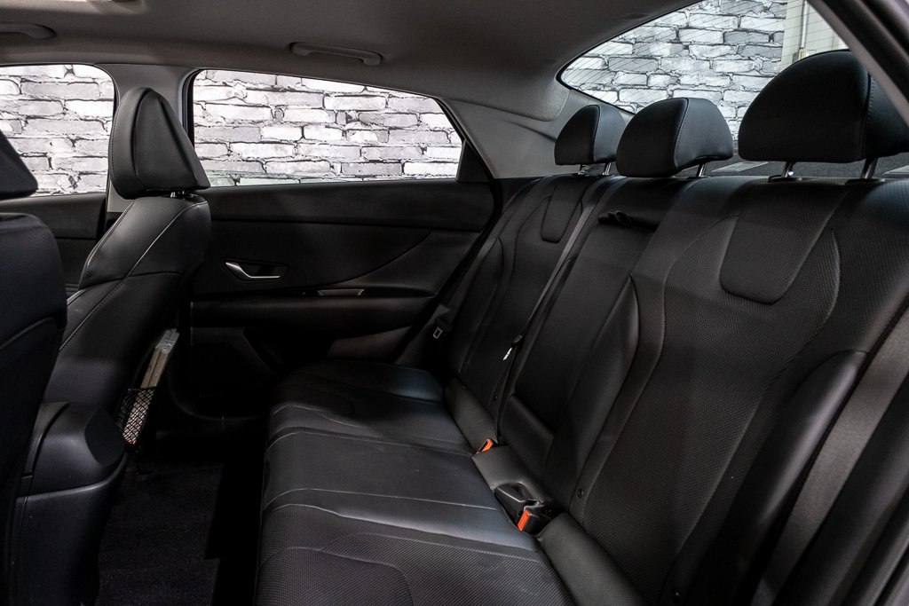 Hyundai Elantra LUXURY TOIT NAVIGATION BOSE CUIR CARPLAY MAG 17 2023 à Montréal, Québec - 24 - w1024h768px