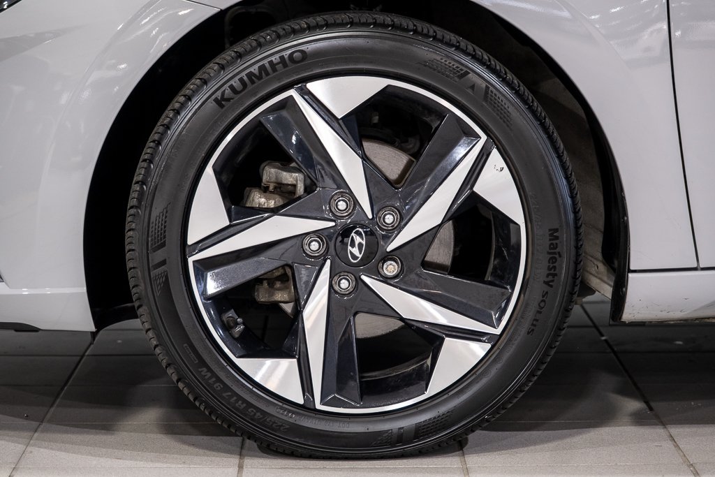 Hyundai Elantra LUXURY TOIT NAVIGATION BOSE CUIR CARPLAY MAG 17 2023 à Montréal, Québec - 6 - w1024h768px