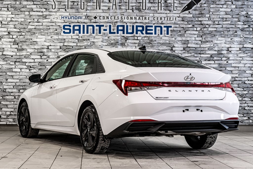 Hyundai Elantra PREFERRED CARPLAY SIEGES&VOLANT CHAUFFANTS CAMERA 2023 à Montréal, Québec - 11 - w1024h768px