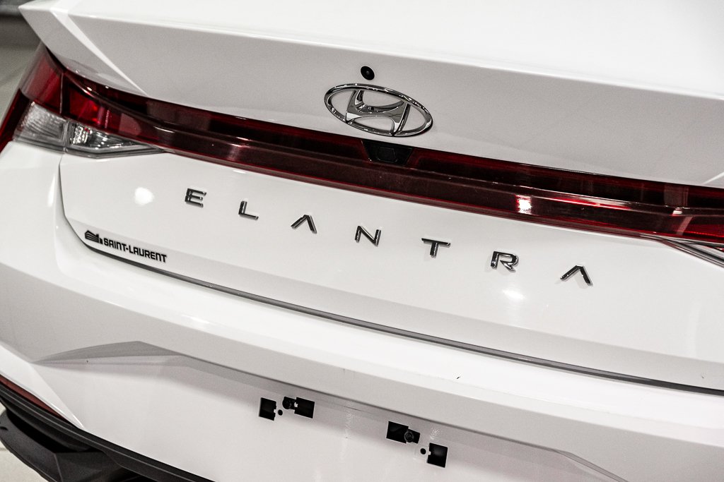 Hyundai Elantra PREFERRED CARPLAY SIEGES&VOLANT CHAUFFANTS CAMERA 2023 à Montréal, Québec - 13 - w1024h768px