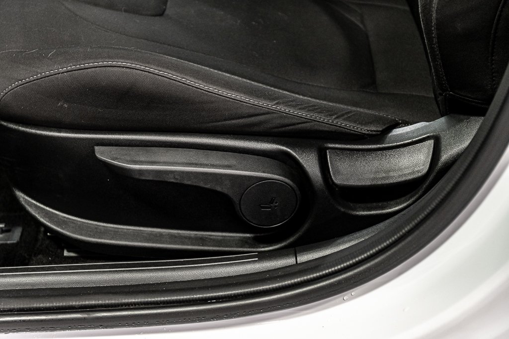 Hyundai Elantra PREFERRED CARPLAY SIEGES&VOLANT CHAUFFANTS CAMERA 2023 à Montréal, Québec - 17 - w1024h768px