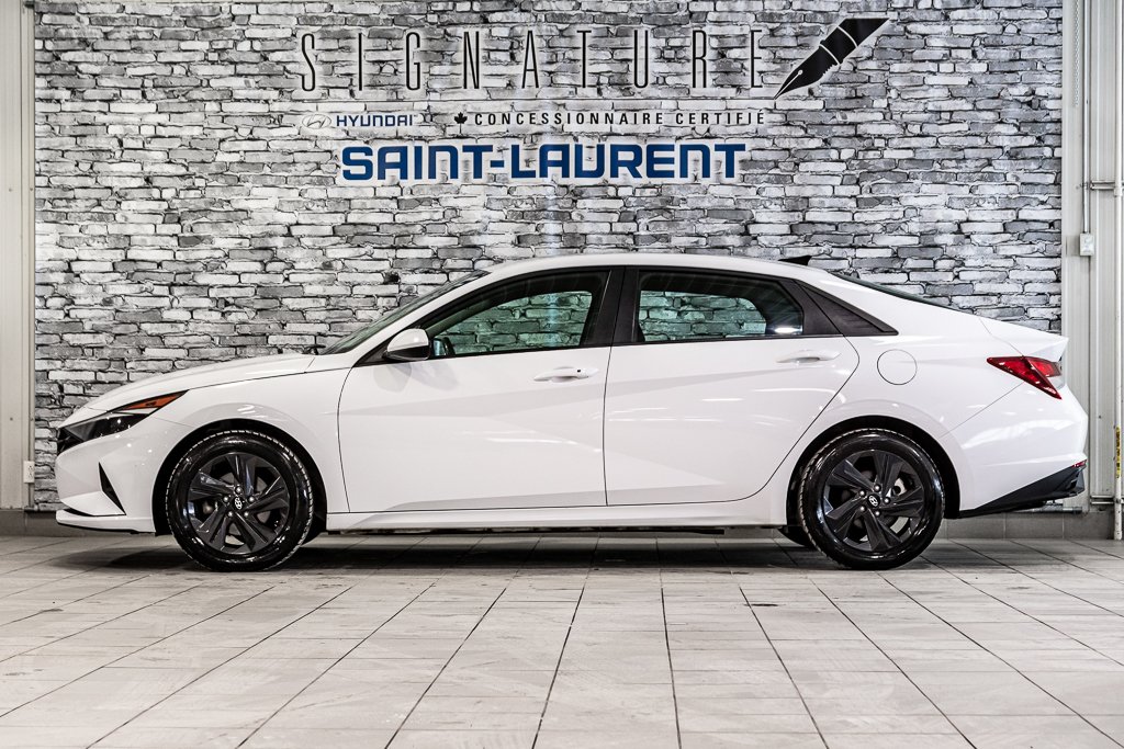 Hyundai Elantra PREFERRED CARPLAY SIEGES&VOLANT CHAUFFANTS CAMERA 2023 à Montréal, Québec - 10 - w1024h768px