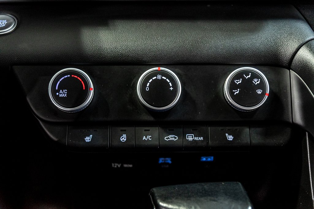 Hyundai Elantra PREFERRED CARPLAY SIEGES&VOLANT CHAUFFANTS CAMERA 2023 à Montréal, Québec - 27 - w1024h768px