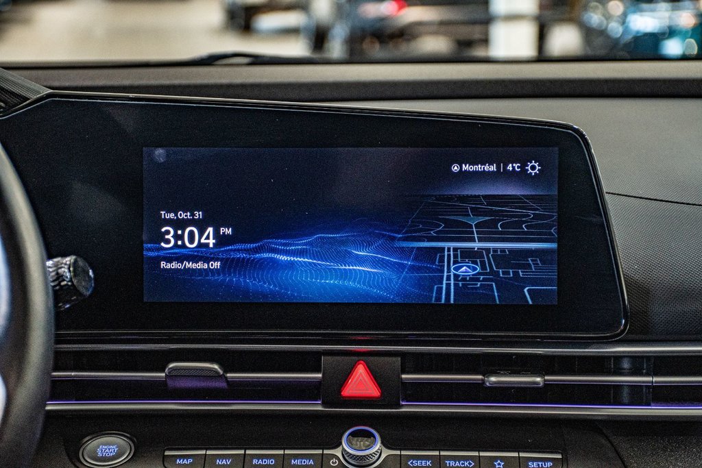 Hyundai Elantra PREFERRED TECH TOIT CAMERA CARPLAY VOLANT CHAUFFANT 2024 à Montréal, Québec - 24 - w1024h768px