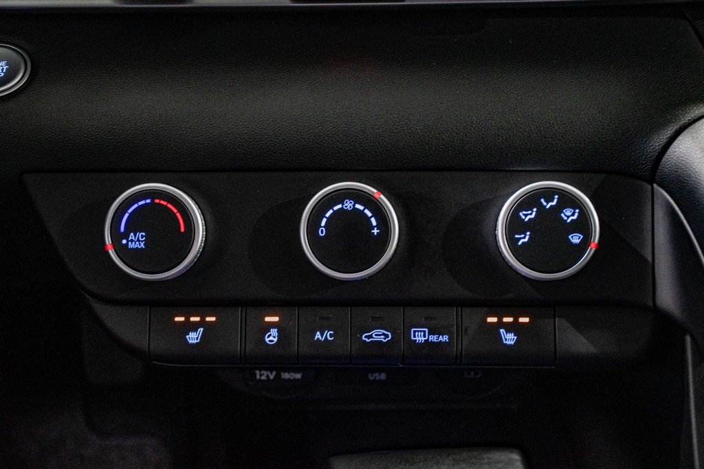 2024 Hyundai Elantra PREFERRED TECH TOIT CAMERA CARPLAY VOLANT CHAUFFANT in Montréal, Quebec - 24 - w1024h768px