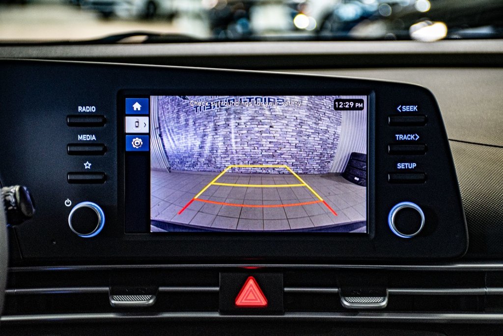 2024 Hyundai Elantra PREFERRED TECH TOIT CAMERA CARPLAY VOLANT CHAUFFANT in Montréal, Quebec - 21 - w1024h768px
