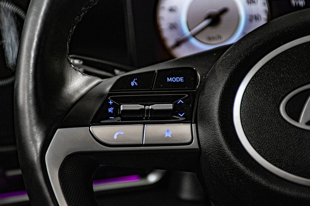 Hyundai Elantra PREFERRED TECH TOIT CAMERA CARPLAY VOLANT CHAUFFANT 2024 à Montréal, Québec - 33 - w1024h768px