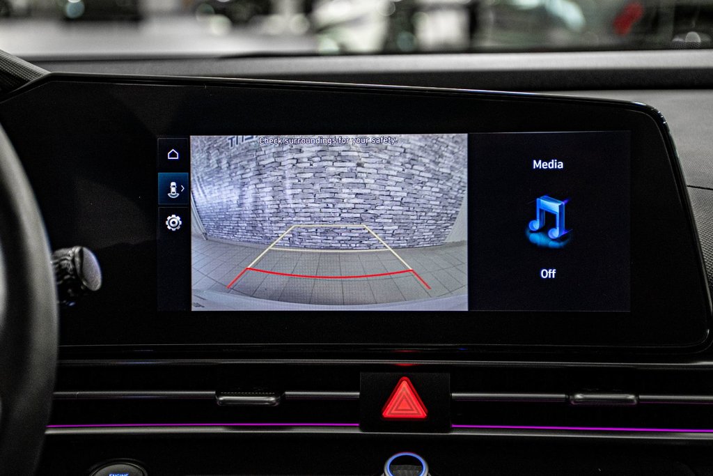 Hyundai Elantra PREFERRED TECH TOIT CAMERA CARPLAY VOLANT CHAUFFANT 2024 à Montréal, Québec - 27 - w1024h768px