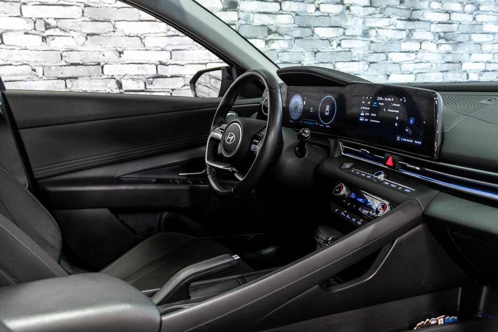 Hyundai Elantra PREFERRED TOIT OUVRANT SIEGES ET VOLANT CHAUFFANTS 2024 à Montréal, Québec - 21 - w1024h768px