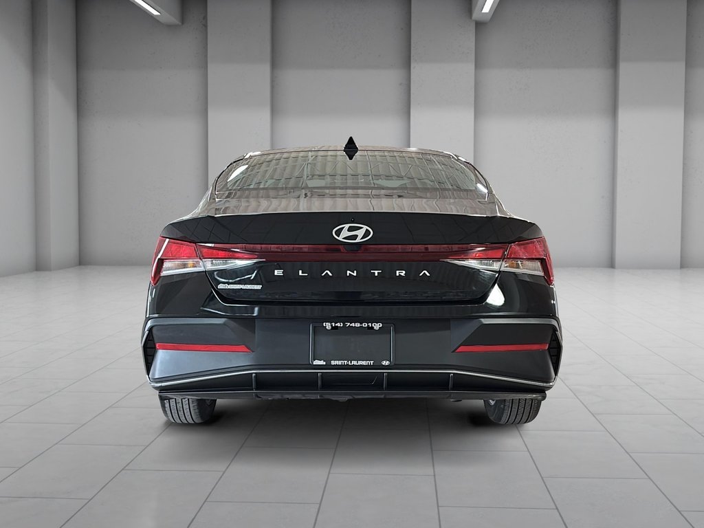 2024 Hyundai Elantra PREFERRED VOLANT CHAUFFANT CARPLAY CAMERA in Montréal, Quebec - 6 - w1024h768px