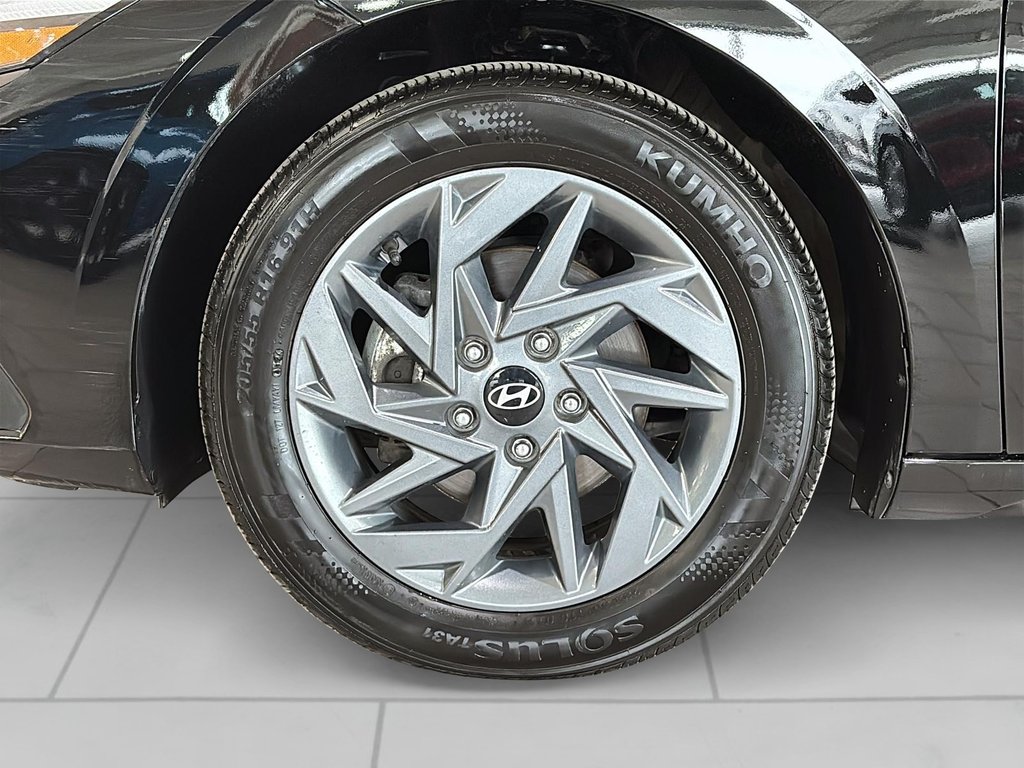 2024 Hyundai Elantra PREFERRED VOLANT CHAUFFANT CARPLAY CAMERA in Montréal, Quebec - 4 - w1024h768px