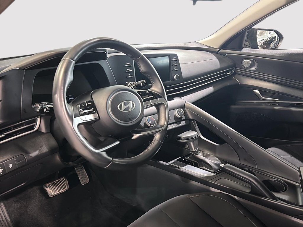 2024 Hyundai Elantra PREFERRED VOLANT CHAUFFANT CARPLAY CAMERA in Montréal, Quebec - 11 - w1024h768px