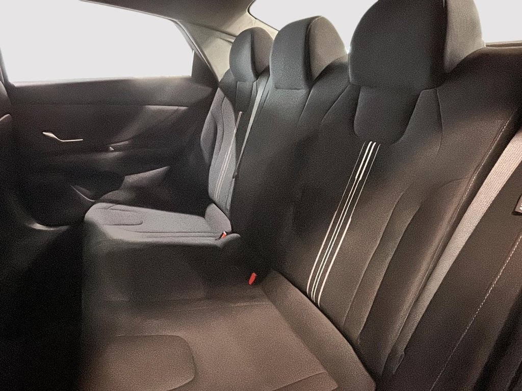 2024 Hyundai Elantra PREFERRED VOLANT CHAUFFANT CARPLAY CAMERA in Montréal, Quebec - 16 - w1024h768px
