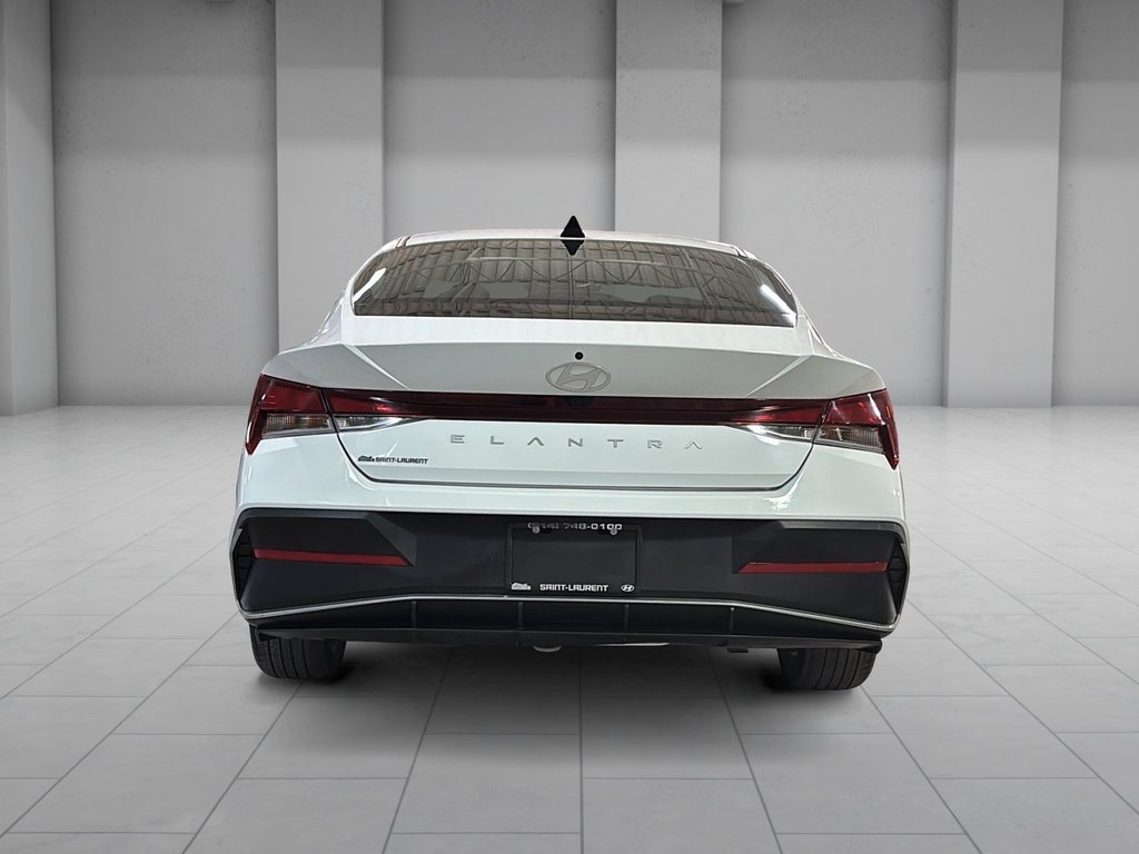 2024 Hyundai Elantra PREFERRED TECH TOIT OUVRANT CARPLAY CAMERA in Montréal, Quebec - 8 - w1024h768px