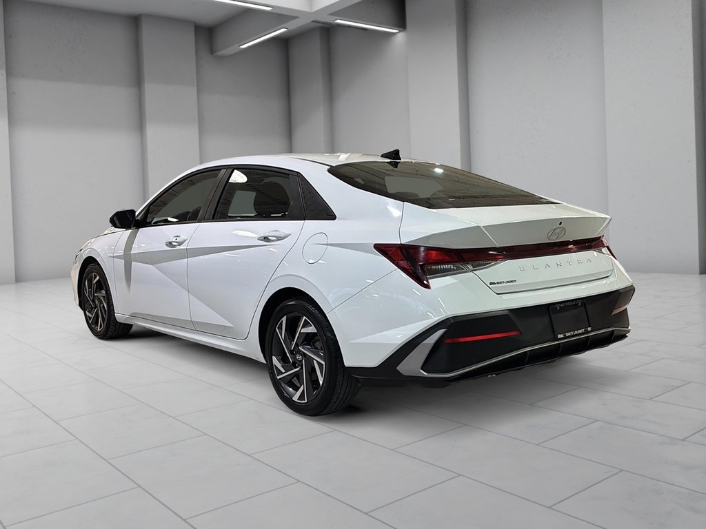 2024 Hyundai Elantra PREFERRED TECH TOIT OUVRANT CARPLAY CAMERA in Montréal, Quebec - 7 - w1024h768px