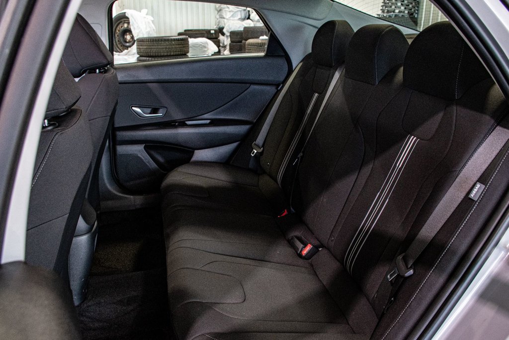 Hyundai Elantra PREFERRED SUN&TECH TOIT CARPLAY CAMERA KEYLESS MAG 2025 à Montréal, Québec - 24 - w1024h768px