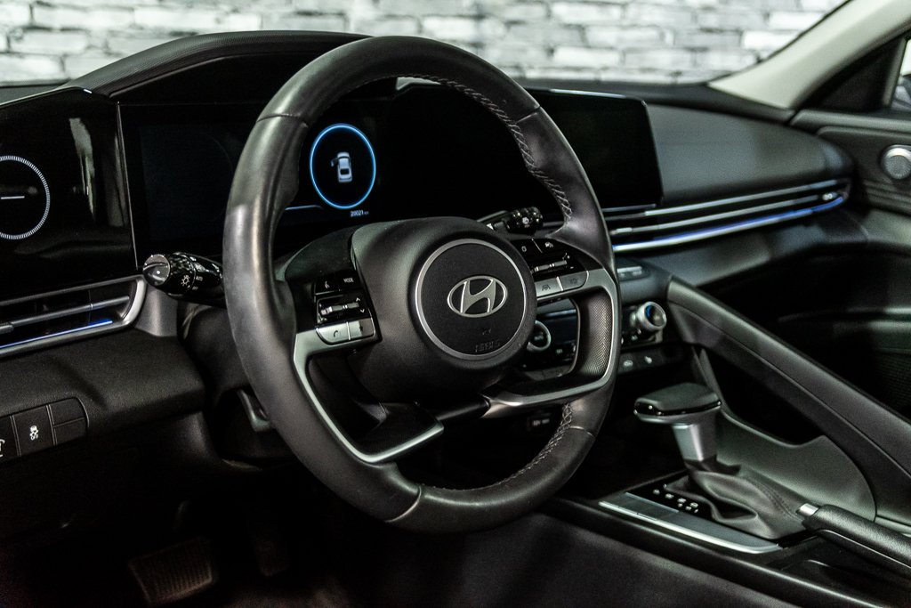 2025 Hyundai Elantra PREFERRED TECH PACKAGE TOIT CARPLAY CAMERA KEYLESS in Montréal, Quebec - 20 - w1024h768px