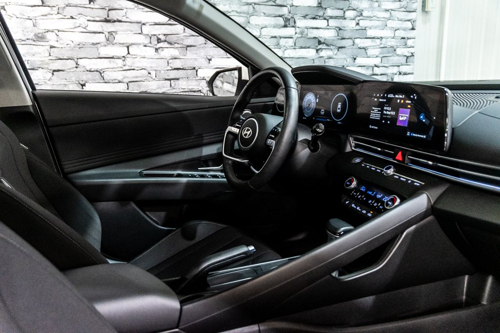 2025 Hyundai Elantra PREFERRED TECH PACKAGE TOIT CARPLAY CAMERA KEYLESS in Montréal, Quebec - 25 - w1024h768px