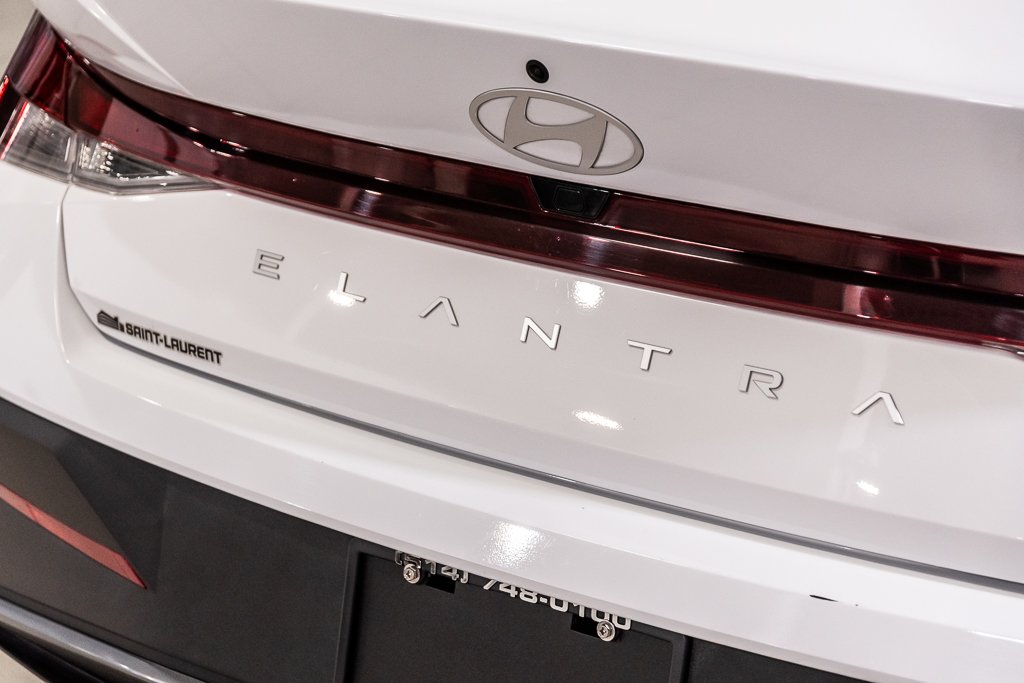 2025 Hyundai Elantra PREFERRED TECH PACKAGE TOIT CARPLAY CAMERA KEYLESS in Montréal, Quebec - 14 - w1024h768px