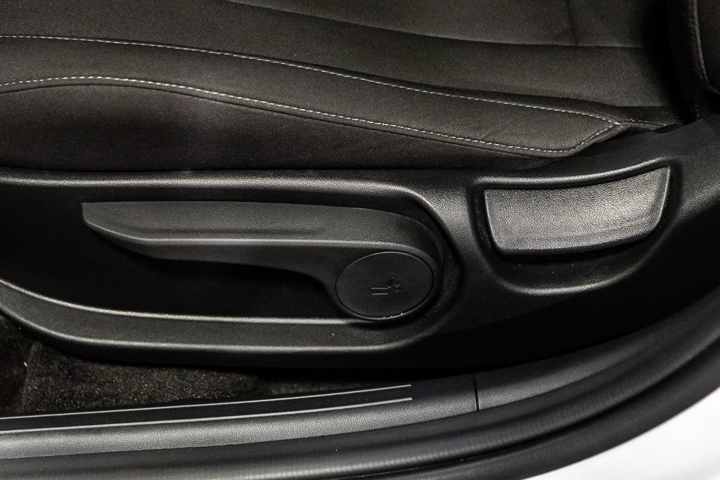 2025 Hyundai Elantra PREFERRED TECH PACKAGE TOIT CARPLAY CAMERA KEYLESS in Montréal, Quebec - 18 - w1024h768px