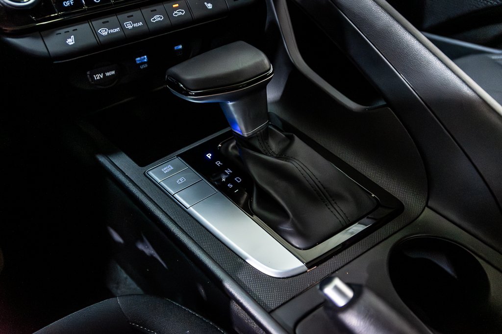 2025 Hyundai Elantra PREFERRED TECH PACKAGE TOIT CARPLAY CAMERA KEYLESS in Montréal, Quebec - 33 - w1024h768px