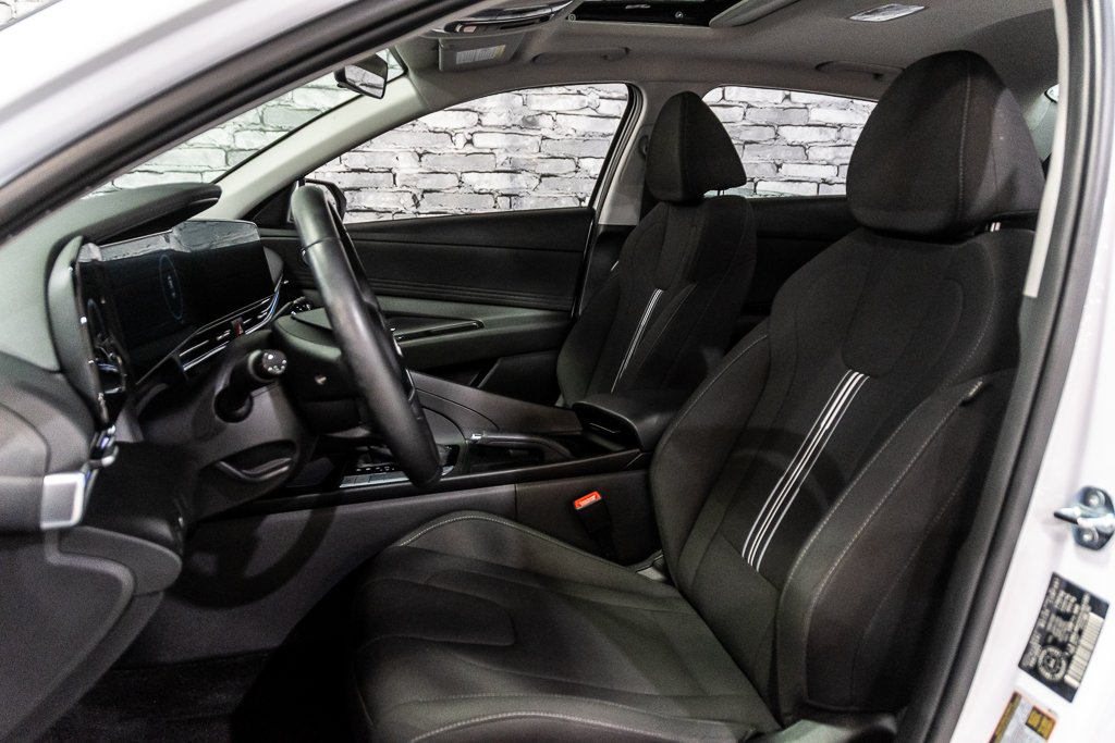 2025 Hyundai Elantra PREFERRED TECH PACKAGE TOIT CARPLAY CAMERA KEYLESS in Montréal, Quebec - 22 - w1024h768px